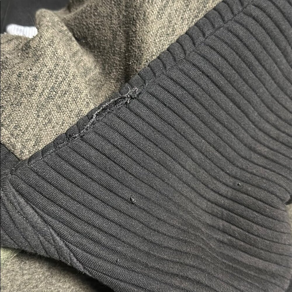 The North Face Green and Black Jacket Size XL In Good Condition Wear in Photos - Picture 7 of 7
